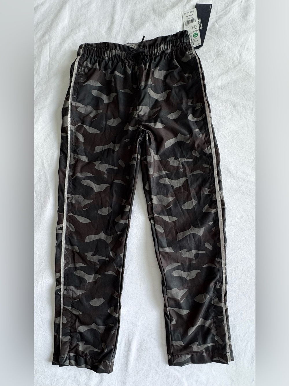 OshKosh B’gosh Boys Camo Pants Size 7 NWT Reflective Details